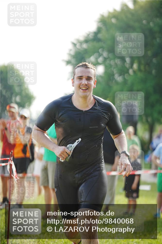 21.06.2026 - 29. Vierlanden-Triathlon LAZAROV Photography http://msf.ph/oto/9840068 21.06.2026 08:55:07 Schwimmen 19 meine-sportfotos.de