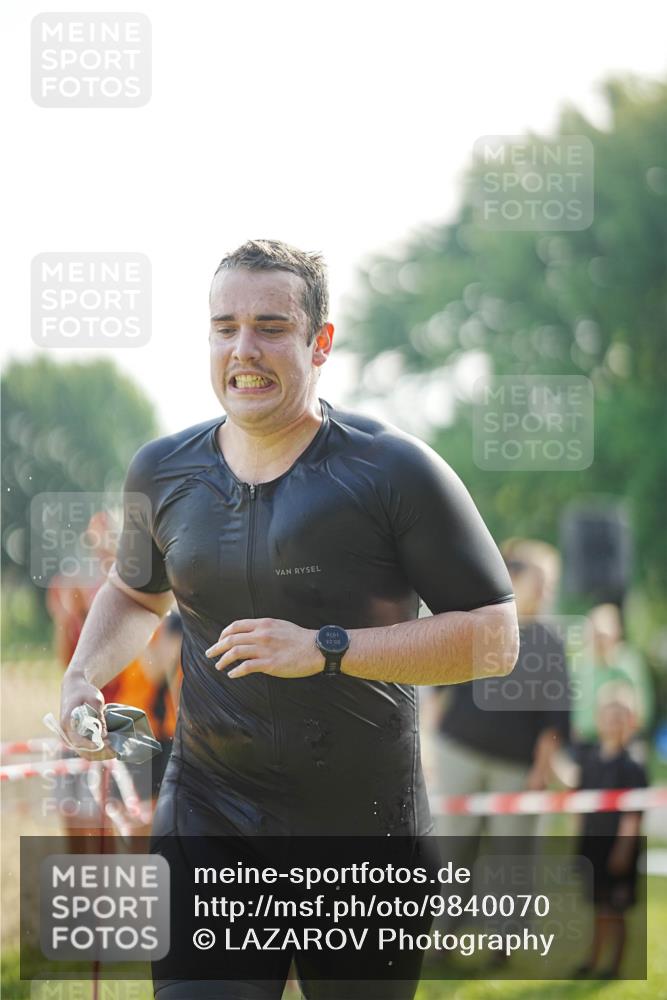 21.06.2026 - 29. Vierlanden-Triathlon LAZAROV Photography http://msf.ph/oto/9840070 21.06.2026 08:55:07 Schwimmen 19 meine-sportfotos.de