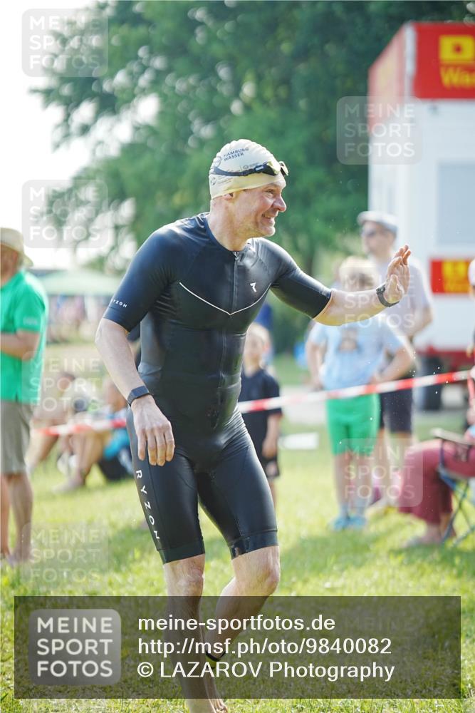 21.06.2026 - 29. Vierlanden-Triathlon LAZAROV Photography http://msf.ph/oto/9840082 21.06.2026 08:56:10 Schwimmen 138 meine-sportfotos.de