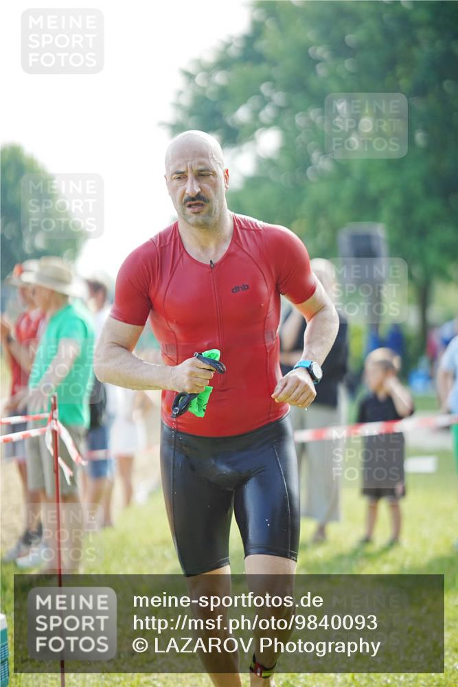 21.06.2026 - 29. Vierlanden-Triathlon LAZAROV Photography http://msf.ph/oto/9840093 21.06.2026 08:56:25 Schwimmen 121 meine-sportfotos.de