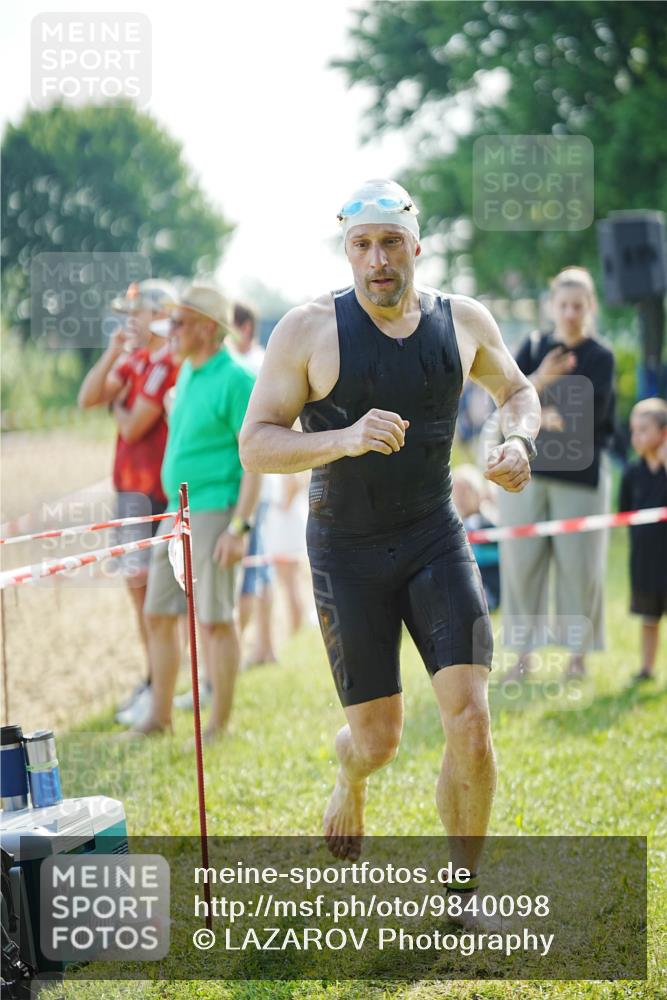 21.06.2026 - 29. Vierlanden-Triathlon LAZAROV Photography http://msf.ph/oto/9840098 21.06.2026 08:56:42 Schwimmen 123 meine-sportfotos.de