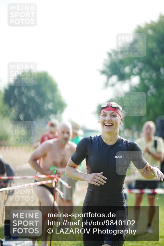 21.06.2026 - 29. Vierlanden-Triathlon LAZAROV Photography http://msf.ph/oto/9840102 21.06.2026 08:59:16 Schwimmen 168, 242 meine-sportfotos.de