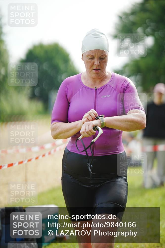 21.06.2026 - 29. Vierlanden-Triathlon LAZAROV Photography http://msf.ph/oto/9840166 21.06.2026 09:18:23 Schwimmen 259, 276, 281 meine-sportfotos.de