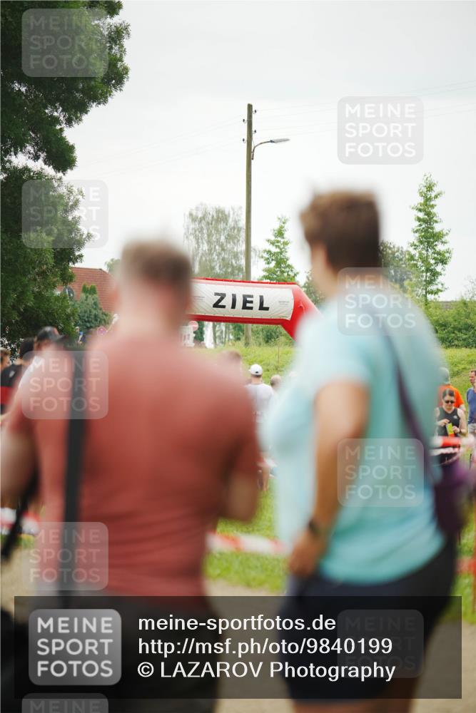 21.06.2026 - 29. Vierlanden-Triathlon LAZAROV Photography http://msf.ph/oto/9840199 21.06.2026 09:27:30 Schwimmen  meine-sportfotos.de