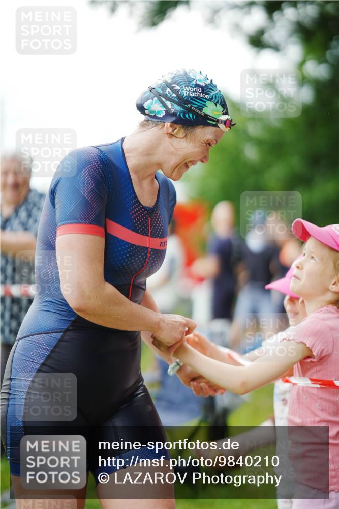 21.06.2026 - 29. Vierlanden-Triathlon LAZAROV Photography http://msf.ph/oto/9840210 21.06.2026 09:36:26 Schwimmen 247 meine-sportfotos.de