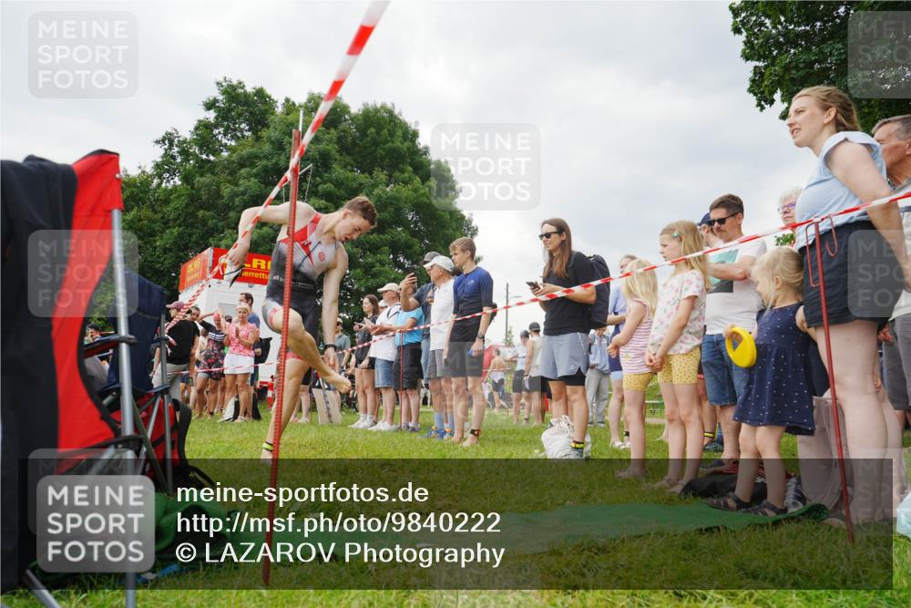 21.06.2026 - 29. Vierlanden-Triathlon LAZAROV Photography http://msf.ph/oto/9840222 21.06.2026 09:56:10 Schwimmen 381, 389 meine-sportfotos.de