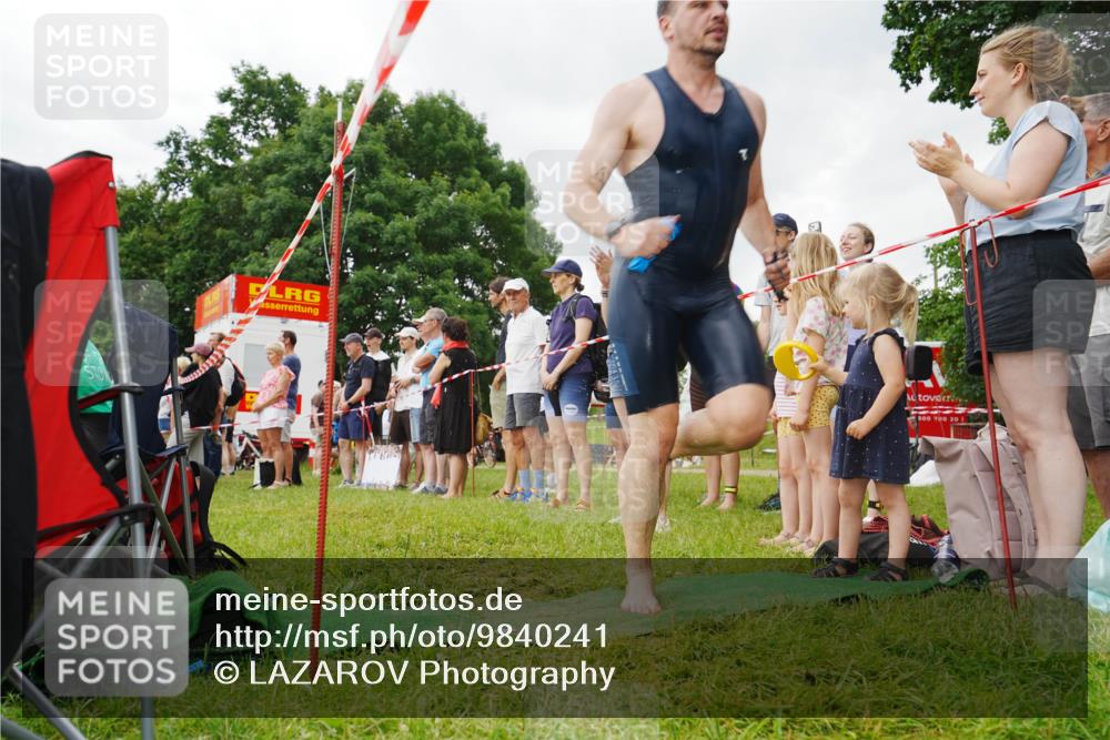 21.06.2026 - 29. Vierlanden-Triathlon LAZAROV Photography http://msf.ph/oto/9840241 21.06.2026 09:58:30 Schwimmen 305, 334, 348 meine-sportfotos.de