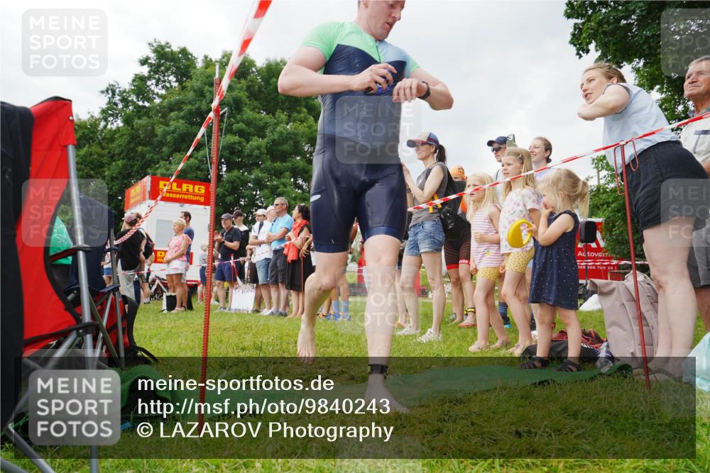 21.06.2026 - 29. Vierlanden-Triathlon LAZAROV Photography http://msf.ph/oto/9840243 21.06.2026 09:58:39 Schwimmen 320 meine-sportfotos.de