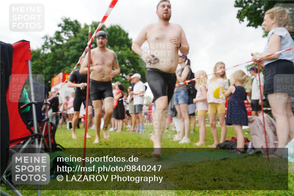 21.06.2026 - 29. Vierlanden-Triathlon LAZAROV Photography http://msf.ph/oto/9840247 21.06.2026 09:59:15 Schwimmen 303, 325, 356 meine-sportfotos.de