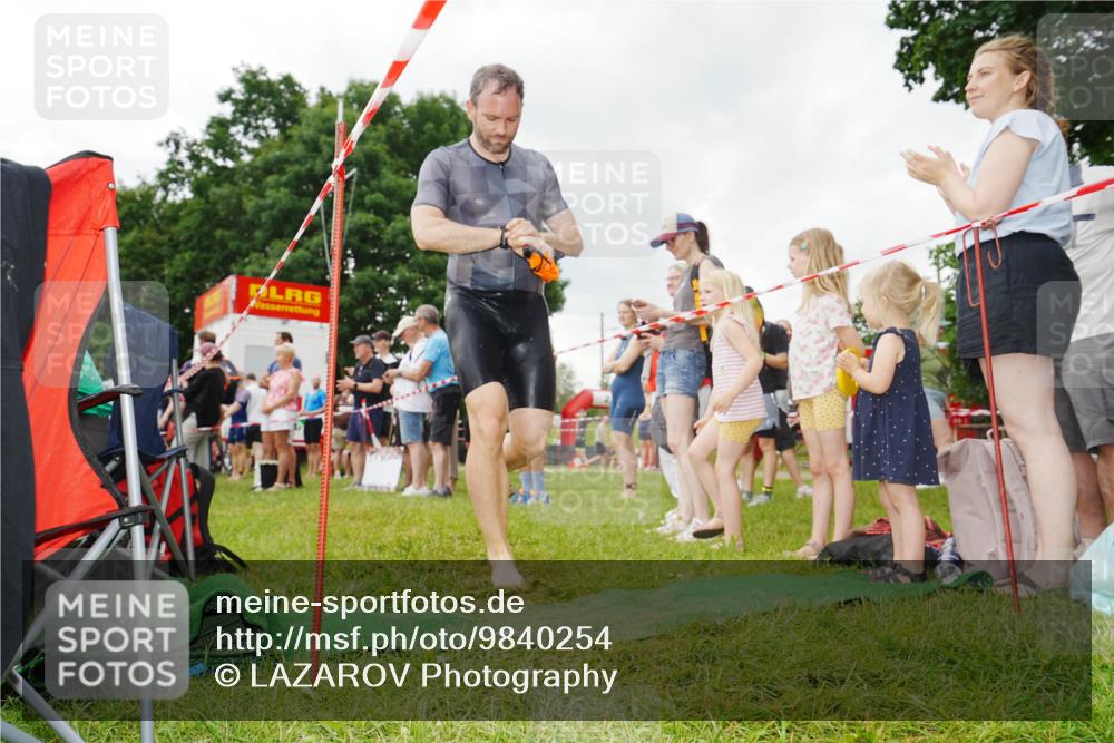 21.06.2026 - 29. Vierlanden-Triathlon LAZAROV Photography http://msf.ph/oto/9840254 21.06.2026 10:00:19 Schwimmen 327 meine-sportfotos.de