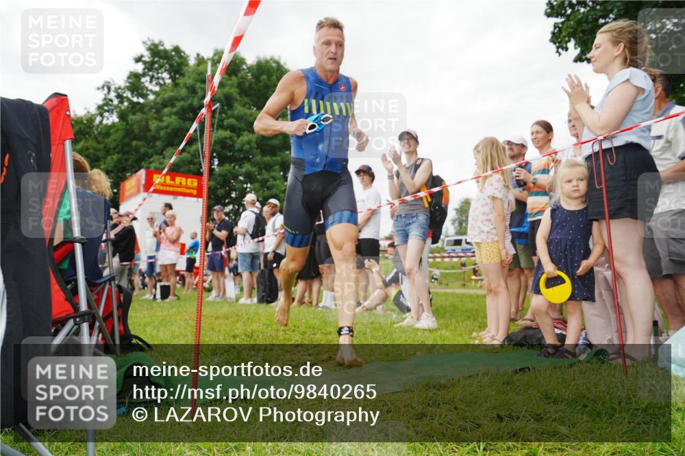 21.06.2026 - 29. Vierlanden-Triathlon LAZAROV Photography http://msf.ph/oto/9840265 21.06.2026 10:03:34 Schwimmen 437 meine-sportfotos.de