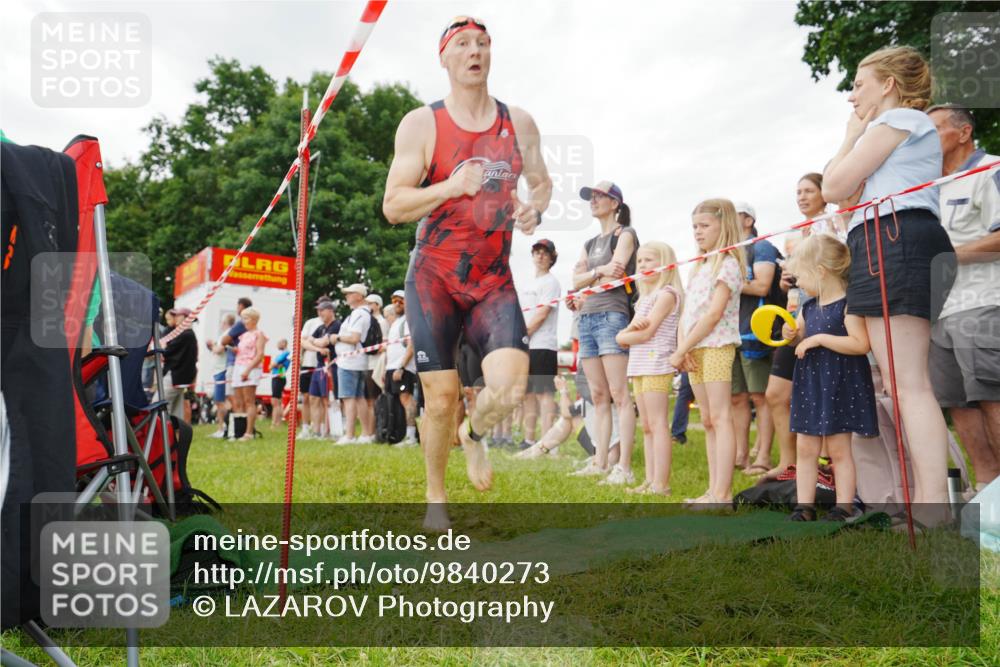 21.06.2026 - 29. Vierlanden-Triathlon LAZAROV Photography http://msf.ph/oto/9840273 21.06.2026 10:04:28 Schwimmen 440 meine-sportfotos.de