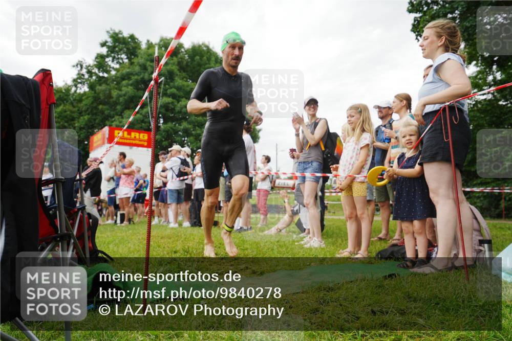 21.06.2026 - 29. Vierlanden-Triathlon LAZAROV Photography http://msf.ph/oto/9840278 21.06.2026 10:05:14 Schwimmen 431 meine-sportfotos.de