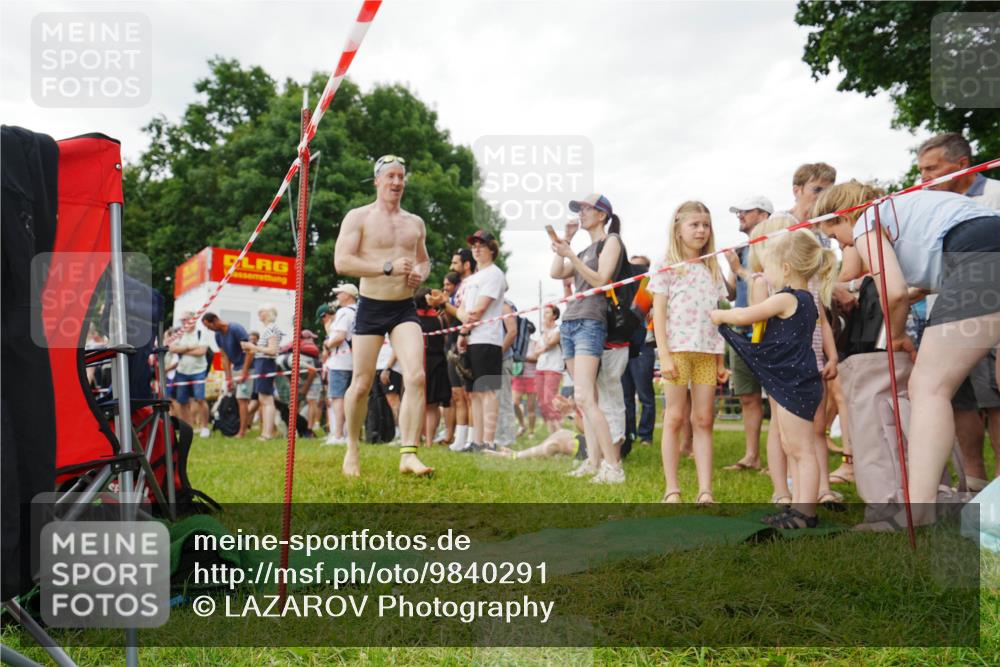 21.06.2026 - 29. Vierlanden-Triathlon LAZAROV Photography http://msf.ph/oto/9840291 21.06.2026 10:06:23 Schwimmen 438, 444, 464 meine-sportfotos.de