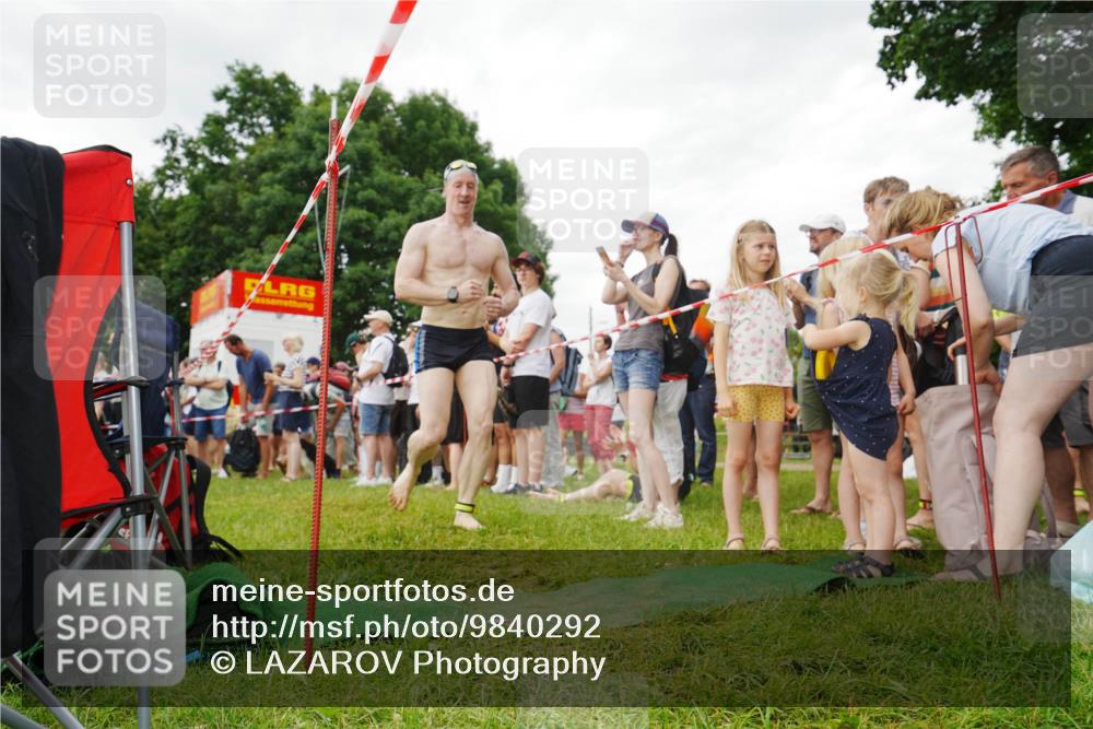 21.06.2026 - 29. Vierlanden-Triathlon LAZAROV Photography http://msf.ph/oto/9840292 21.06.2026 10:06:23 Schwimmen 438, 444, 464 meine-sportfotos.de