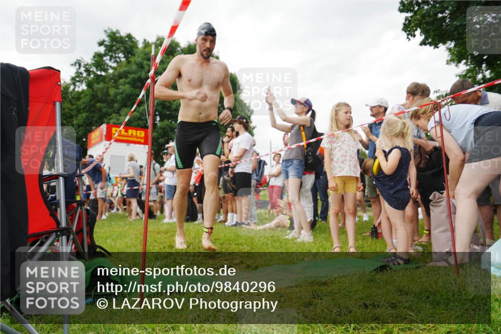 21.06.2026 - 29. Vierlanden-Triathlon LAZAROV Photography http://msf.ph/oto/9840296 21.06.2026 10:06:27 Schwimmen 438, 444, 458 meine-sportfotos.de