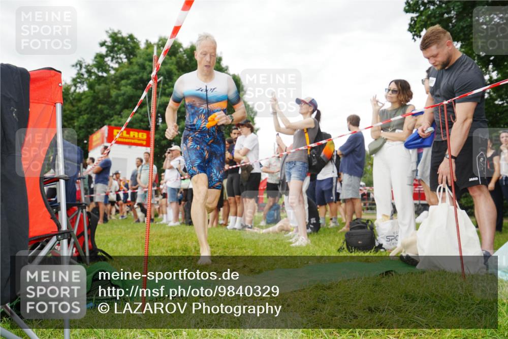 21.06.2026 - 29. Vierlanden-Triathlon LAZAROV Photography http://msf.ph/oto/9840329 21.06.2026 10:07:59 Schwimmen 449 meine-sportfotos.de