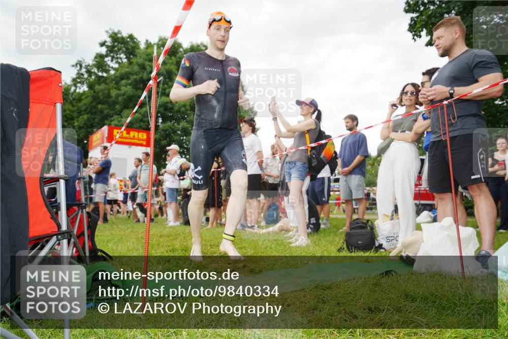 21.06.2026 - 29. Vierlanden-Triathlon LAZAROV Photography http://msf.ph/oto/9840334 21.06.2026 10:08:11 Schwimmen 393, 459, 471, 473, 478 meine-sportfotos.de