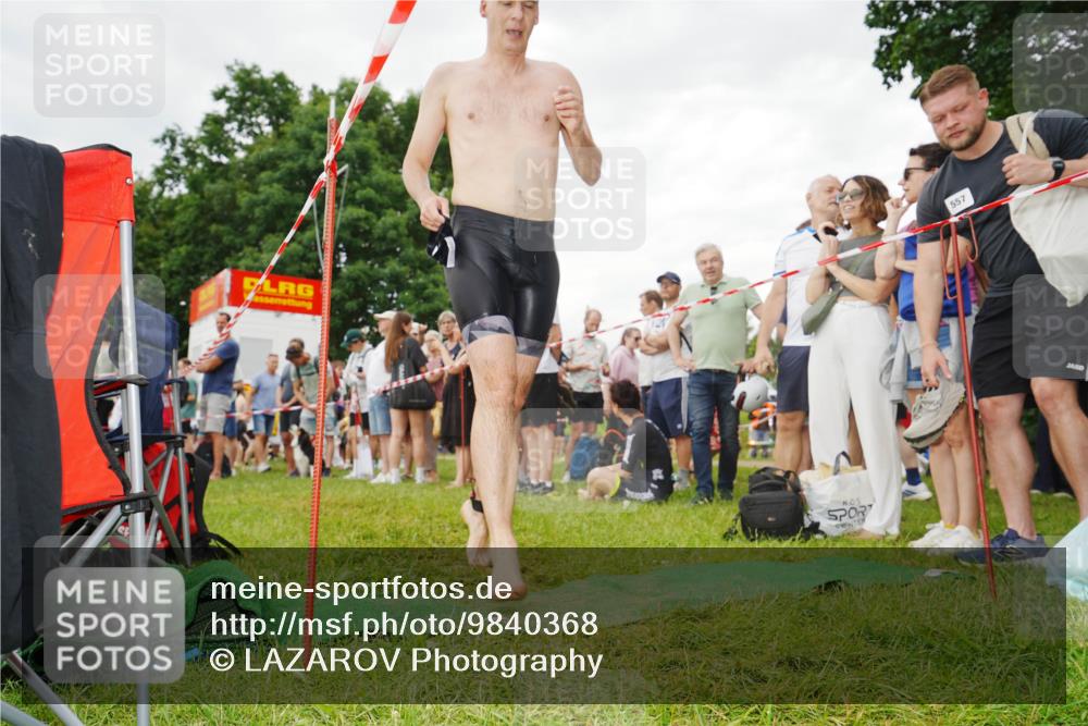 21.06.2026 - 29. Vierlanden-Triathlon LAZAROV Photography http://msf.ph/oto/9840368 21.06.2026 10:08:43 Schwimmen 403, 418, 422, 432, 1356 meine-sportfotos.de
