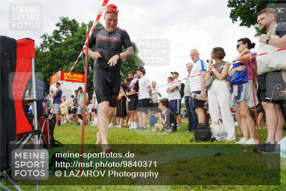 21.06.2026 - 29. Vierlanden-Triathlon LAZAROV Photography http://msf.ph/oto/9840371 21.06.2026 10:08:59 Schwimmen 455 meine-sportfotos.de