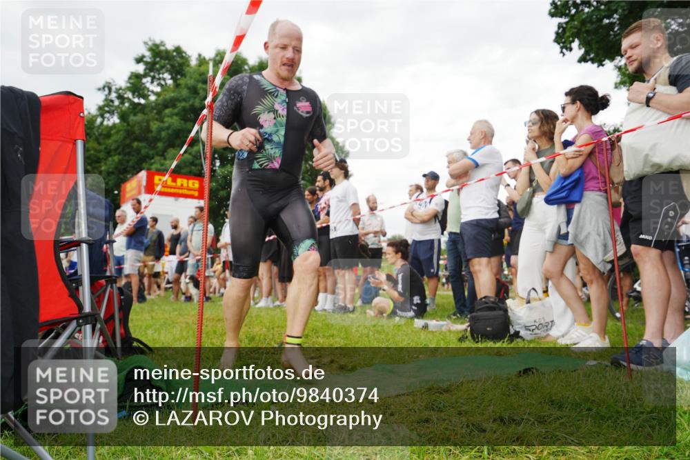 21.06.2026 - 29. Vierlanden-Triathlon LAZAROV Photography http://msf.ph/oto/9840374 21.06.2026 10:09:22 Schwimmen 406, 435, 470 meine-sportfotos.de