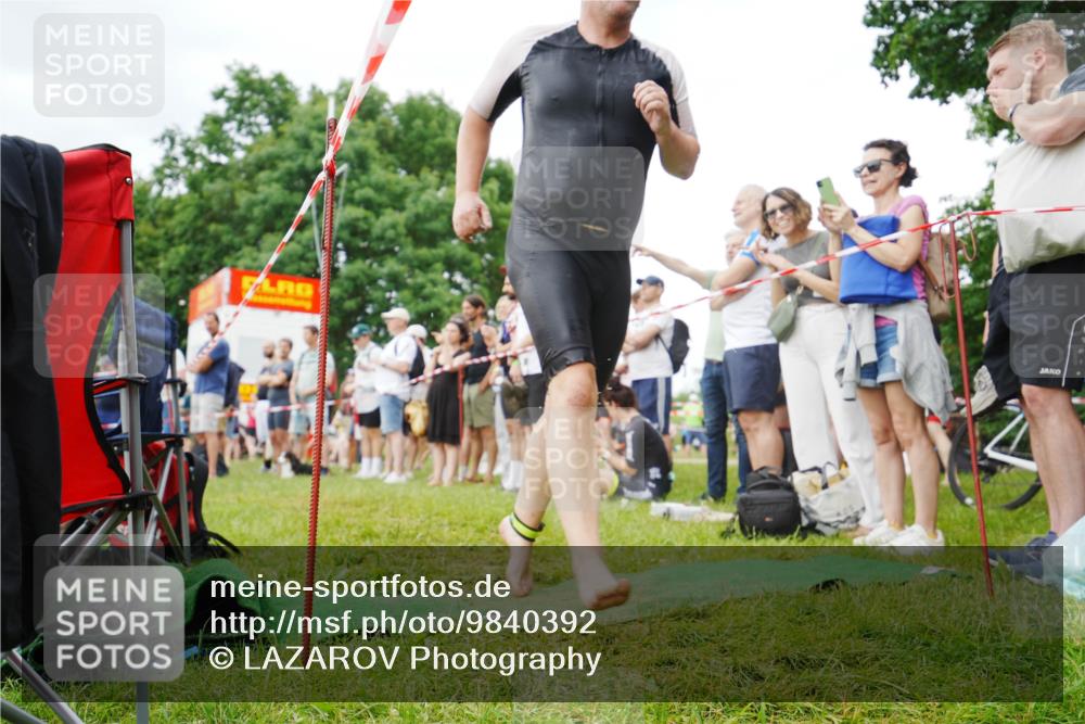 21.06.2026 - 29. Vierlanden-Triathlon LAZAROV Photography http://msf.ph/oto/9840392 21.06.2026 10:11:10 Schwimmen 411, 461 meine-sportfotos.de