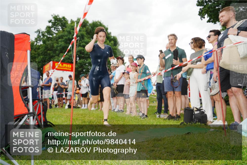 21.06.2026 - 29. Vierlanden-Triathlon LAZAROV Photography http://msf.ph/oto/9840414 21.06.2026 10:13:04 Schwimmen 396, 542 meine-sportfotos.de
