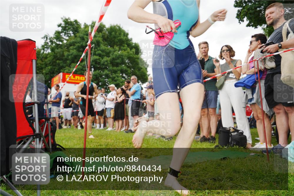 21.06.2026 - 29. Vierlanden-Triathlon LAZAROV Photography http://msf.ph/oto/9840434 21.06.2026 10:15:04 Schwimmen 509, 545 meine-sportfotos.de