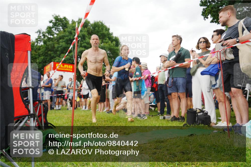 21.06.2026 - 29. Vierlanden-Triathlon LAZAROV Photography http://msf.ph/oto/9840442 21.06.2026 10:15:25 Schwimmen 526, 564, 584, 614, 621 meine-sportfotos.de