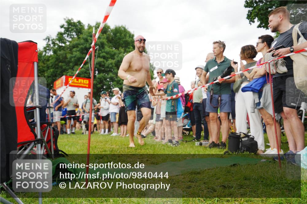 21.06.2026 - 29. Vierlanden-Triathlon LAZAROV Photography http://msf.ph/oto/9840444 21.06.2026 10:15:27 Schwimmen 496, 564, 584, 614, 621 meine-sportfotos.de