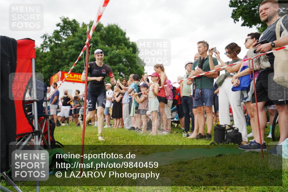21.06.2026 - 29. Vierlanden-Triathlon LAZAROV Photography http://msf.ph/oto/9840459 21.06.2026 10:16:08 Schwimmen 562, 587 meine-sportfotos.de