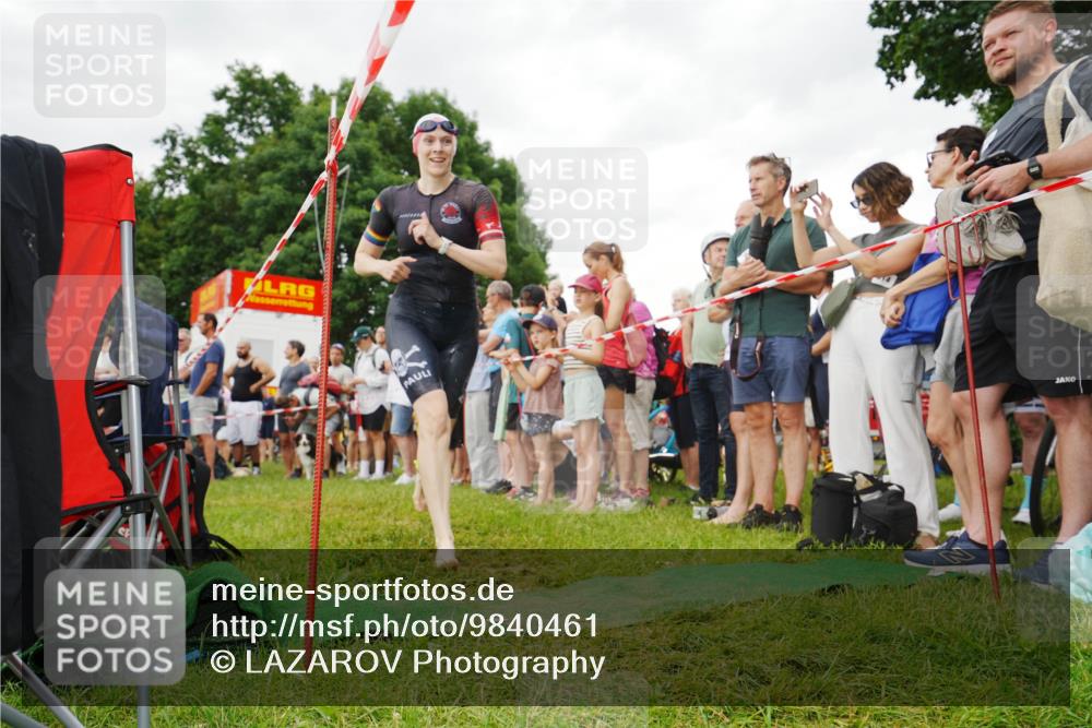 21.06.2026 - 29. Vierlanden-Triathlon LAZAROV Photography http://msf.ph/oto/9840461 21.06.2026 10:16:08 Schwimmen 562, 587 meine-sportfotos.de
