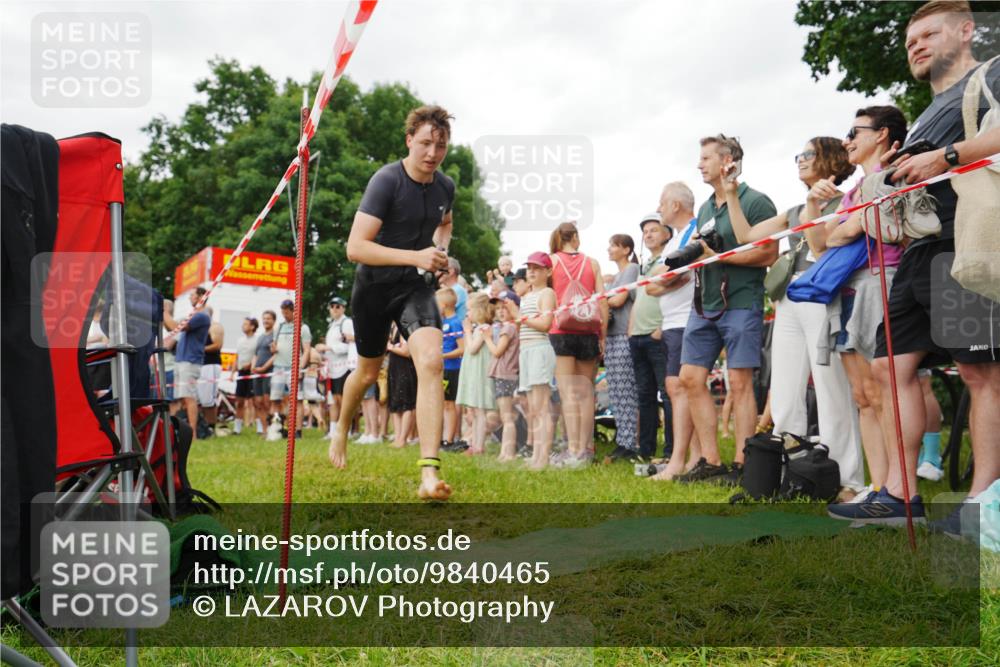 21.06.2026 - 29. Vierlanden-Triathlon LAZAROV Photography http://msf.ph/oto/9840465 21.06.2026 10:16:33 Schwimmen 383, 441 meine-sportfotos.de