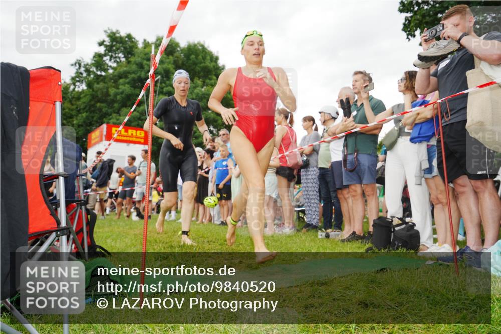 21.06.2026 - 29. Vierlanden-Triathlon LAZAROV Photography http://msf.ph/oto/9840520 21.06.2026 10:17:26 Schwimmen 386, 488, 521, 530, 533, 574, 585, 591, 602 meine-sportfotos.de