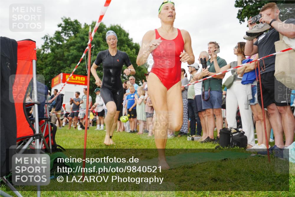 21.06.2026 - 29. Vierlanden-Triathlon LAZAROV Photography http://msf.ph/oto/9840521 21.06.2026 10:17:26 Schwimmen 386, 488, 521, 530, 533, 574, 585, 591, 602 meine-sportfotos.de