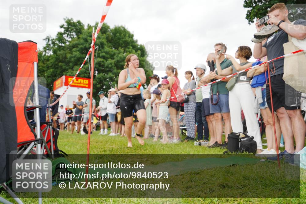 21.06.2026 - 29. Vierlanden-Triathlon LAZAROV Photography http://msf.ph/oto/9840523 21.06.2026 10:17:28 Schwimmen 386, 486, 517, 530, 533, 574, 585, 591, 599, 602 meine-sportfotos.de