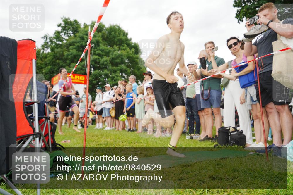 21.06.2026 - 29. Vierlanden-Triathlon LAZAROV Photography http://msf.ph/oto/9840529 21.06.2026 10:17:34 Schwimmen 369, 486, 517, 530, 543, 567, 574, 585, 599, 600 meine-sportfotos.de
