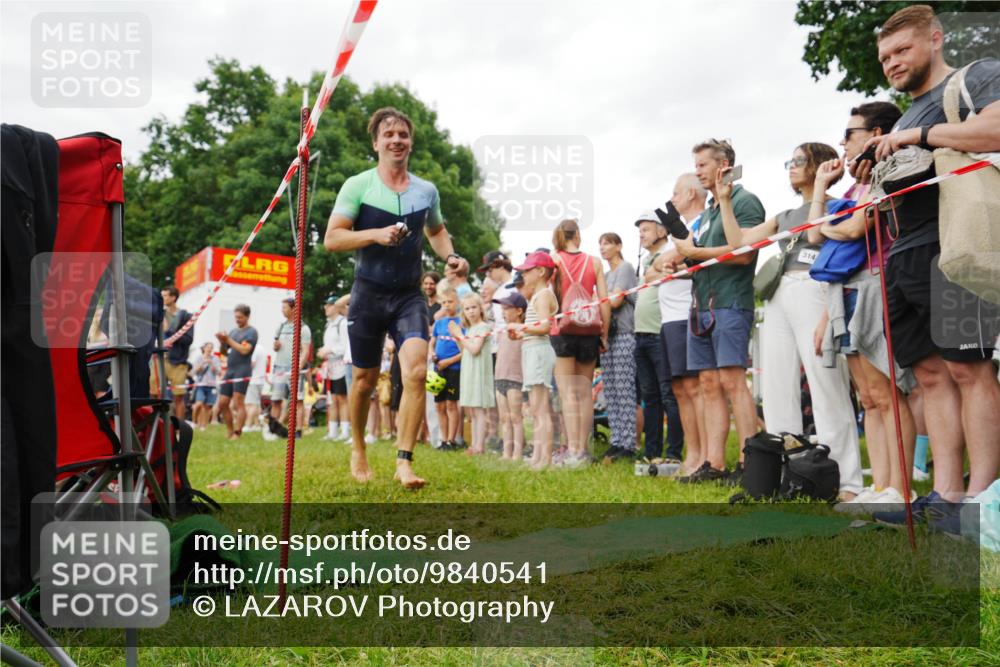 21.06.2026 - 29. Vierlanden-Triathlon LAZAROV Photography http://msf.ph/oto/9840541 21.06.2026 10:17:44 Schwimmen 353, 508, 567, 575, 600 meine-sportfotos.de