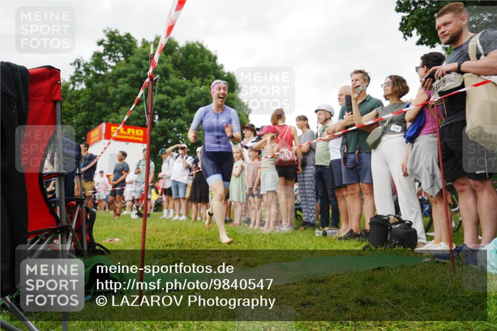 21.06.2026 - 29. Vierlanden-Triathlon LAZAROV Photography http://msf.ph/oto/9840547 21.06.2026 10:17:48 Schwimmen 353, 508, 575 meine-sportfotos.de