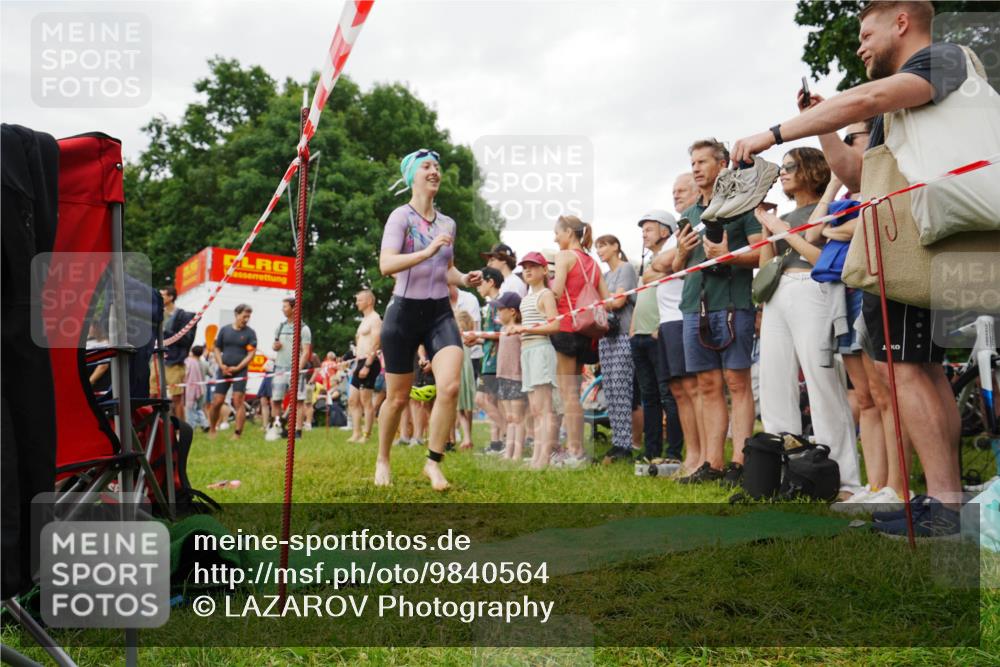 21.06.2026 - 29. Vierlanden-Triathlon LAZAROV Photography http://msf.ph/oto/9840564 21.06.2026 10:18:06 Schwimmen 481, 553, 557, 563 meine-sportfotos.de