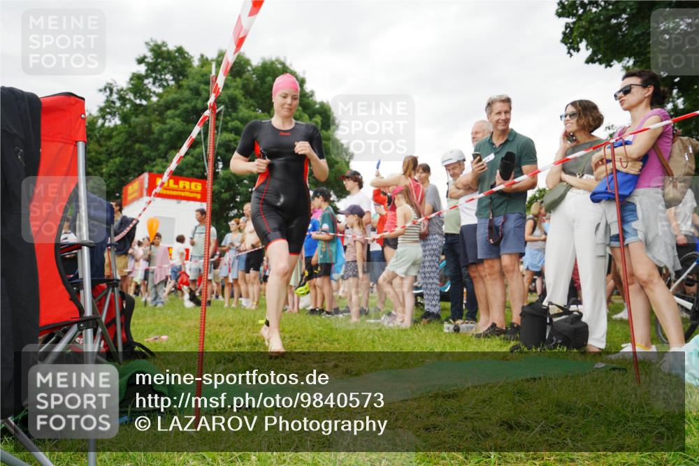 21.06.2026 - 29. Vierlanden-Triathlon LAZAROV Photography http://msf.ph/oto/9840573 21.06.2026 10:18:22 Schwimmen 494, 592 meine-sportfotos.de