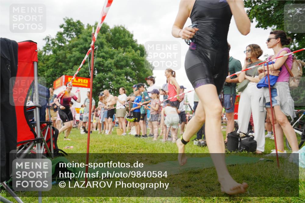 21.06.2026 - 29. Vierlanden-Triathlon LAZAROV Photography http://msf.ph/oto/9840584 21.06.2026 10:18:33 Schwimmen 499, 571, 592, 606, 618 meine-sportfotos.de