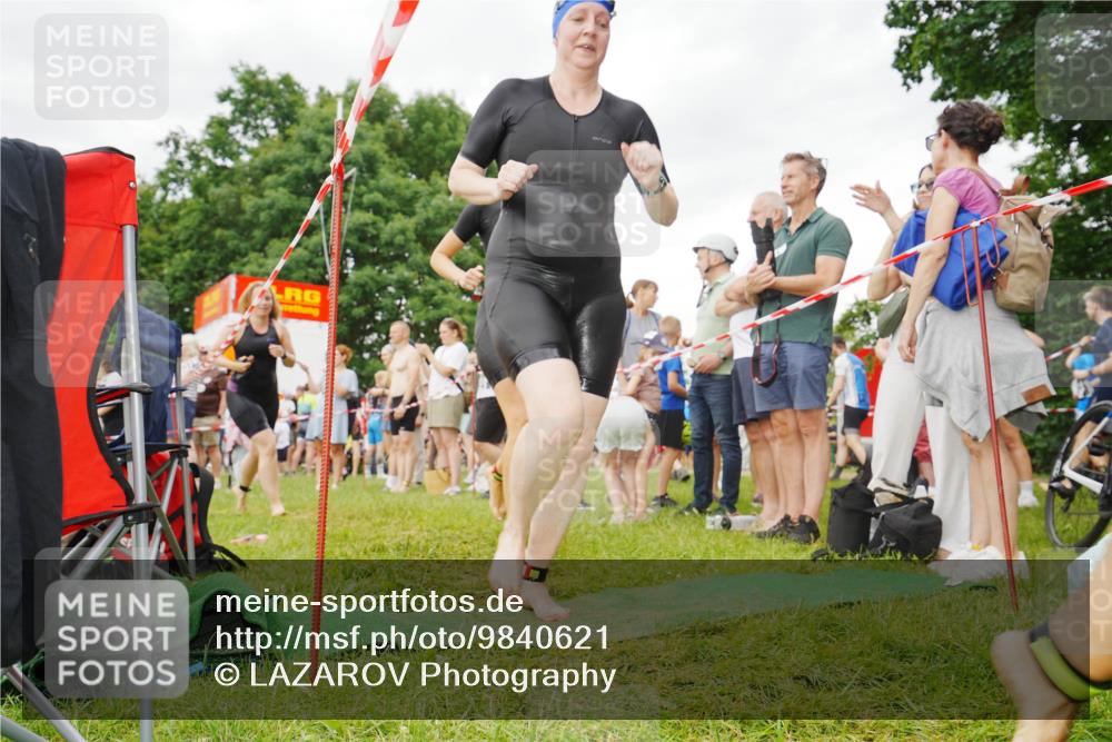 21.06.2026 - 29. Vierlanden-Triathlon LAZAROV Photography http://msf.ph/oto/9840621 21.06.2026 10:19:08 Schwimmen 355, 492, 497, 524, 551, 561, 570, 595, 615 meine-sportfotos.de