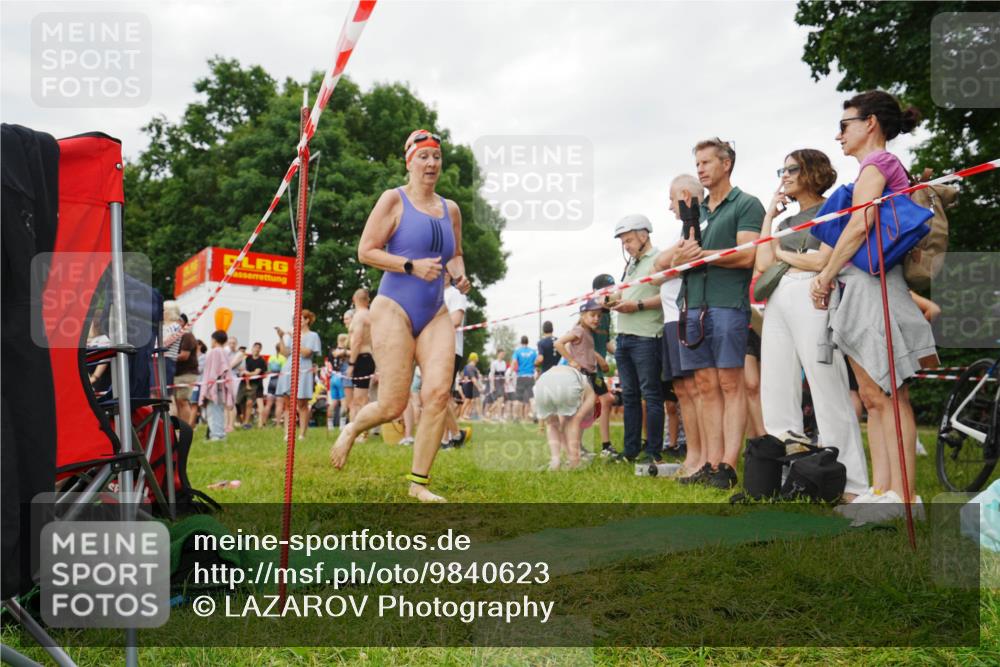 21.06.2026 - 29. Vierlanden-Triathlon LAZAROV Photography http://msf.ph/oto/9840623 21.06.2026 10:19:11 Schwimmen 355, 497, 512, 561, 570, 595, 615 meine-sportfotos.de