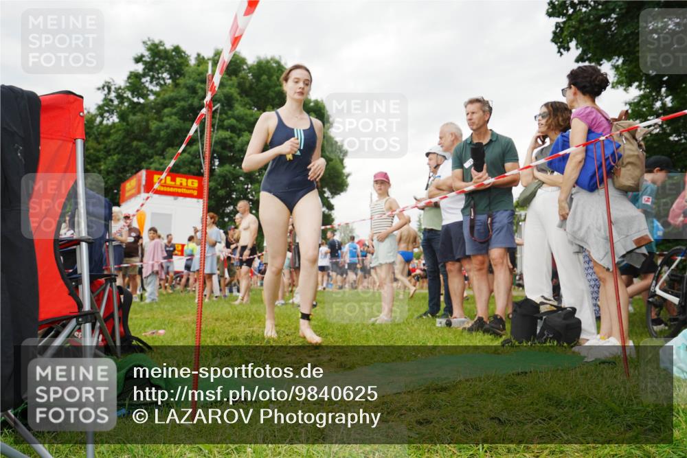 21.06.2026 - 29. Vierlanden-Triathlon LAZAROV Photography http://msf.ph/oto/9840625 21.06.2026 10:19:15 Schwimmen 497, 512, 519, 535, 561, 595, 615 meine-sportfotos.de
