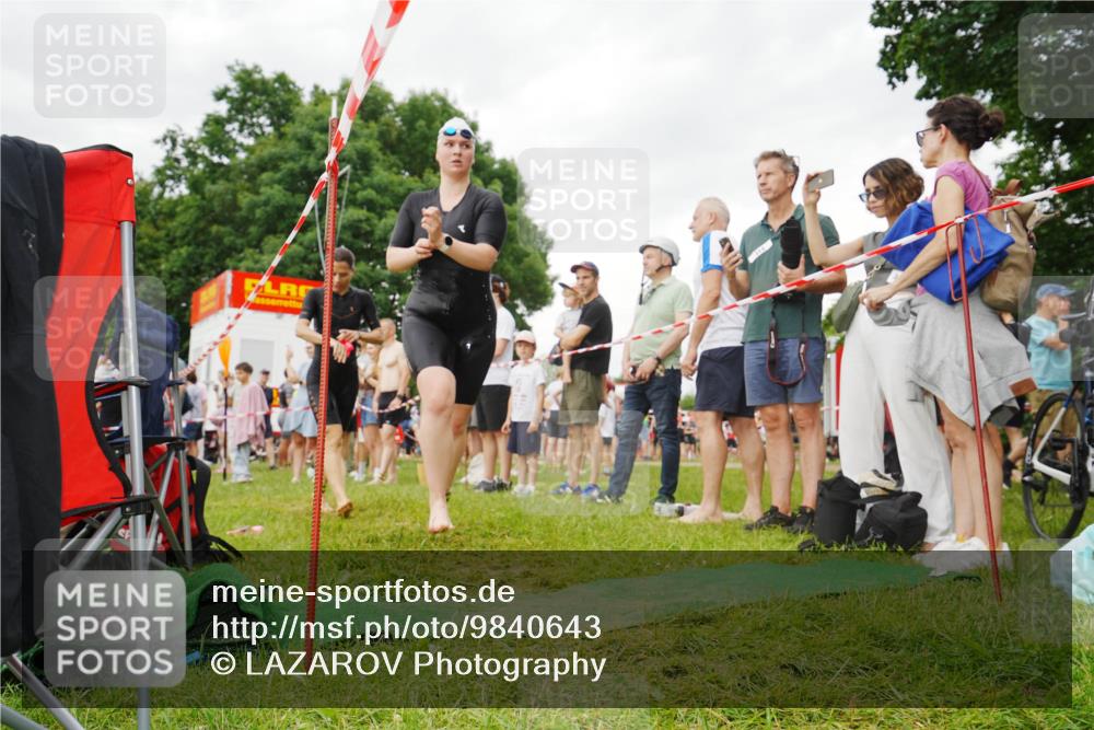 21.06.2026 - 29. Vierlanden-Triathlon LAZAROV Photography http://msf.ph/oto/9840643 21.06.2026 10:19:36 Schwimmen 502, 518, 522, 527, 534, 548, 566, 580, 603, 624 meine-sportfotos.de