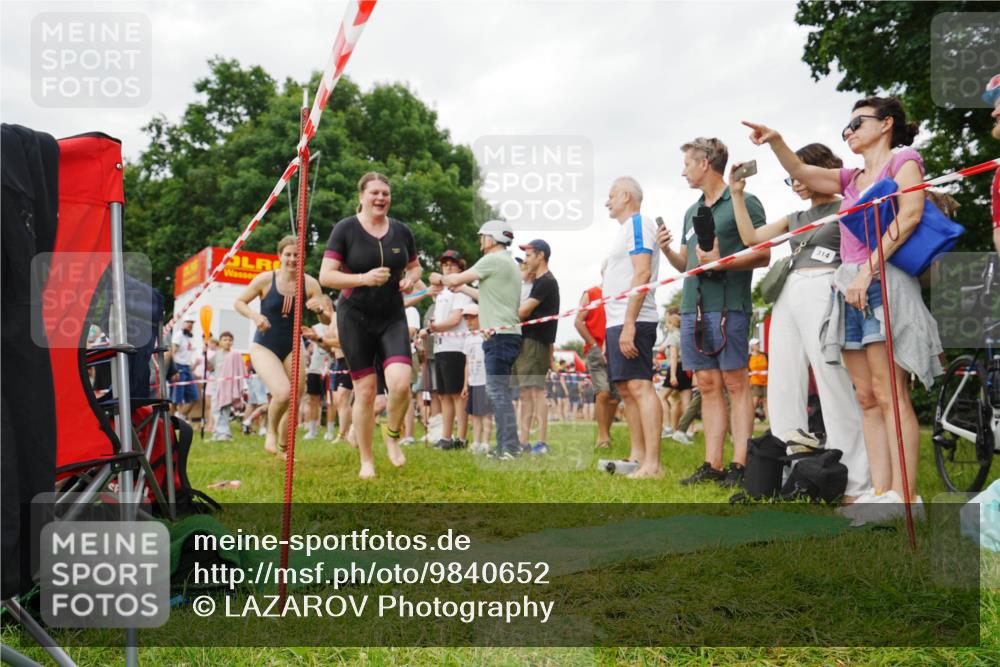 21.06.2026 - 29. Vierlanden-Triathlon LAZAROV Photography http://msf.ph/oto/9840652 21.06.2026 10:19:42 Schwimmen 498, 518, 522, 523, 527, 534, 548, 566, 580, 581, 594, 603, 1357 meine-sportfotos.de
