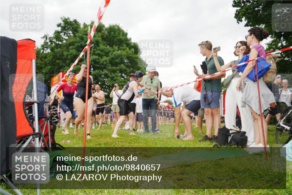 21.06.2026 - 29. Vierlanden-Triathlon LAZAROV Photography http://msf.ph/oto/9840657 21.06.2026 10:19:45 Schwimmen 498, 505, 523, 534, 566, 579, 580, 581, 594, 603, 1357 meine-sportfotos.de