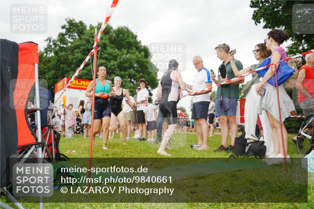 21.06.2026 - 29. Vierlanden-Triathlon LAZAROV Photography http://msf.ph/oto/9840661 21.06.2026 10:19:47 Schwimmen 498, 505, 523, 534, 566, 579, 580, 581, 594, 1357 meine-sportfotos.de