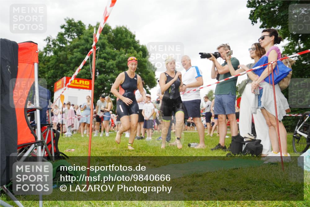 21.06.2026 - 29. Vierlanden-Triathlon LAZAROV Photography http://msf.ph/oto/9840666 21.06.2026 10:19:58 Schwimmen 568, 586 meine-sportfotos.de
